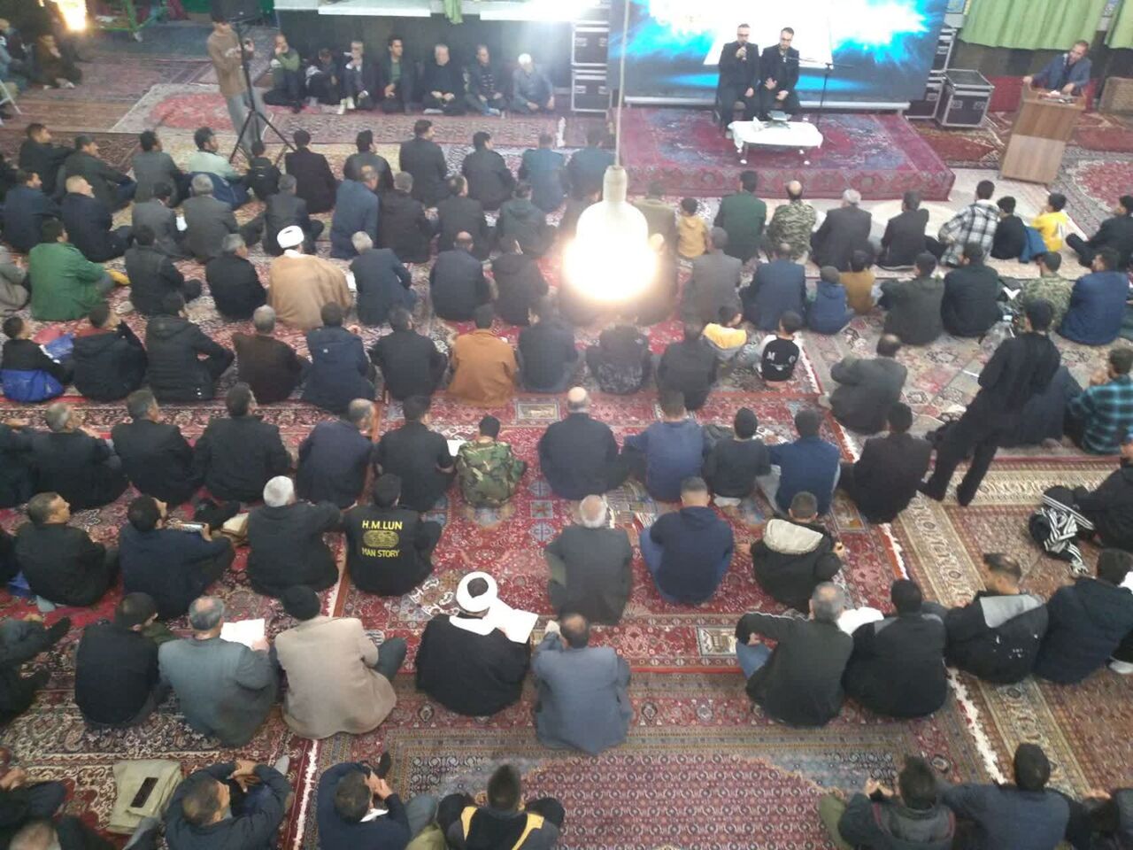 محفل نورانی انس با قرآن کریم در مسجد رسول الله شهر داودآباد برگزارشد