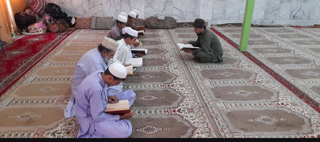 تجلی وحدت و همدلی
کانونهای مساجد اهل سنت در گرامیداشت یاد قائد امت و سرداران شهید