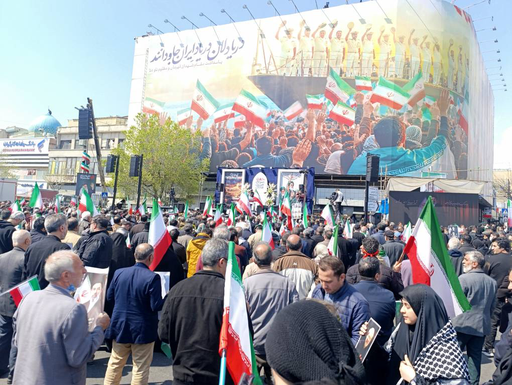 برگزاری مراسم تشییع شهدای ناوشکن دنا و شهیدان لاریجانی و سلیمانی