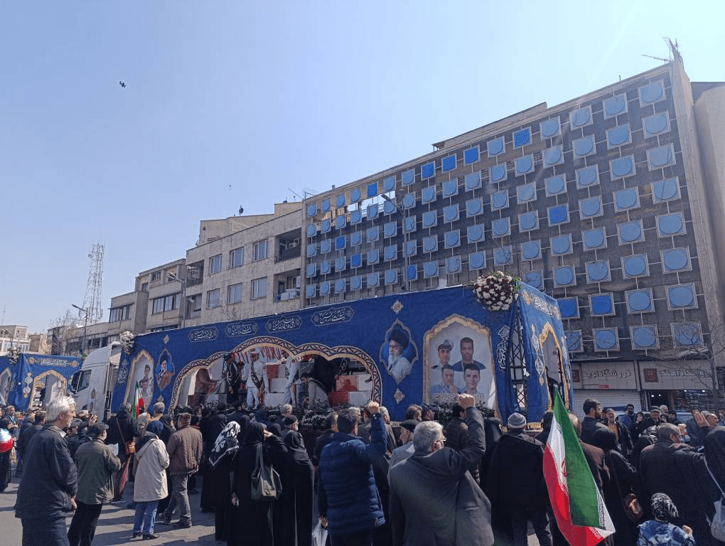 بدرقه تاریخی شهدای ناوشکن دنا و شهیدان لاریجانی و سلیمانی تا معراج