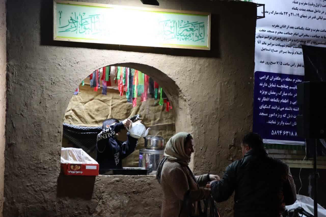 خادمان سنگر مسجد؛ پیشگامان جهاد فرهنگی و خدمت در ماه رمضان