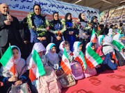 محدثه زلفی، عضو تیم ملی فوتبال زنان بدو ورود به ایران: هیچ جا وطن نمیشه!