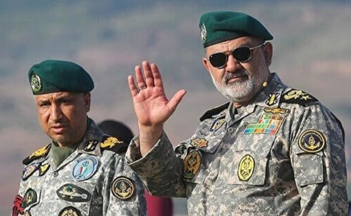 دریادار ایرانی: ناوگان رژیم سفاک آمریکا را هدف گرفتیم