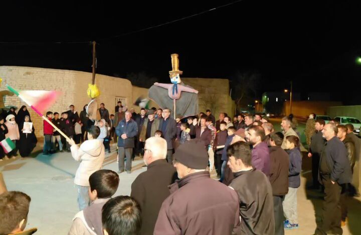 ۱۷ شب حضور عاشقانه و تجمع مقابل خانواده شهدای روستای اسفندان و تجدید میثاق با ولایت