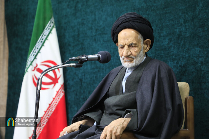 ولایت الهی؛ دستاورد بزرگ انقلاب/ رسوایی استعمار جهان را فرا گرفته است