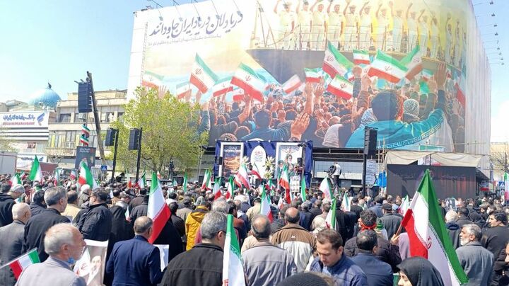 بدرقه تاریخی شهدای ناوشکن دنا و شهیدان لاریجانی و سلیمانی تا معراج