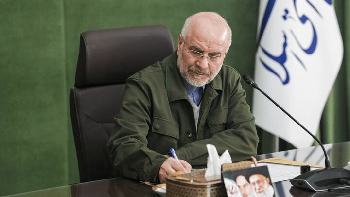 قالیباف: دختران فوتبالیست، با وجود خباثت‌ها دشمنان را ناامید کردند