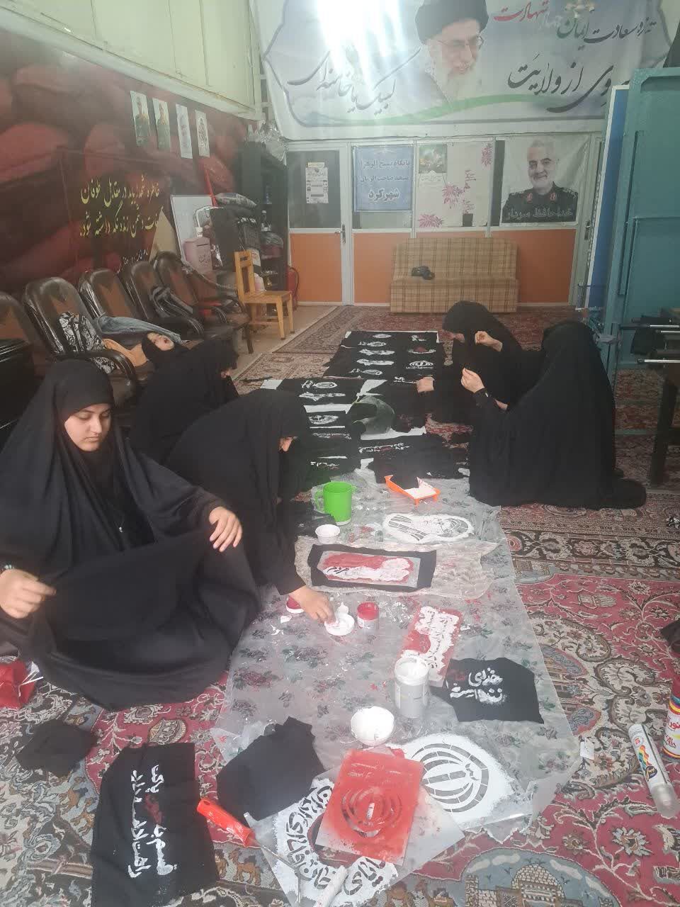 از مسجد تا کوچه‌های شهرکرد؛ جنگ رمضان با تمثال امام شهید بر دیوارهای شهر