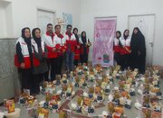 اجرای پویش ملی هلال رحمت در شهرستان اراک با توزیع ۱۰۰ بسته معیشتی