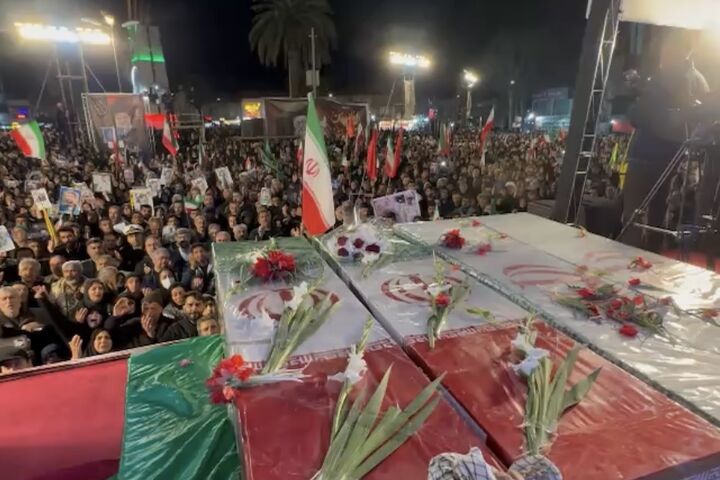 وداع گرگانی‌ها با شهدای ناوشکن دنا در نوزدهمین شب خونخواهی