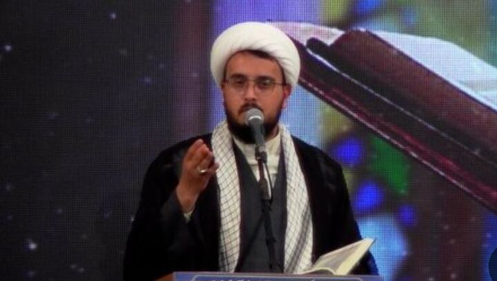 حضور مردم در مساجد هنگام تحویل سال، سپر دفاعی در برابر فتنه‌ها است