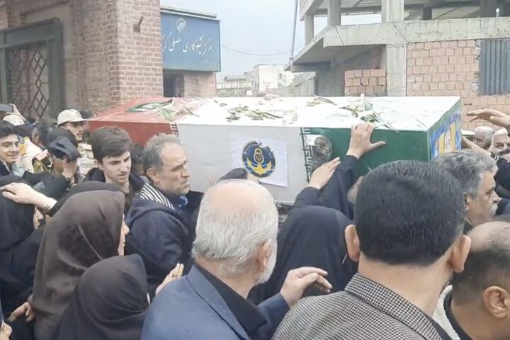 تشییع پیکر ۴ شهید ناو دنا در گرگان