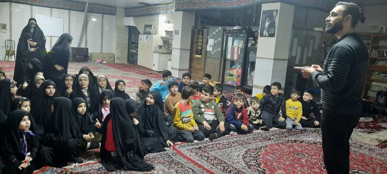 تقدیر از گروه سرود «نغمه‌های فاطمی» در اراک