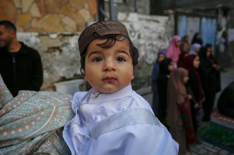 فلسطینی‌ها نماز عید را روی خرابه‌های مساجد ادا کردند+ عکس