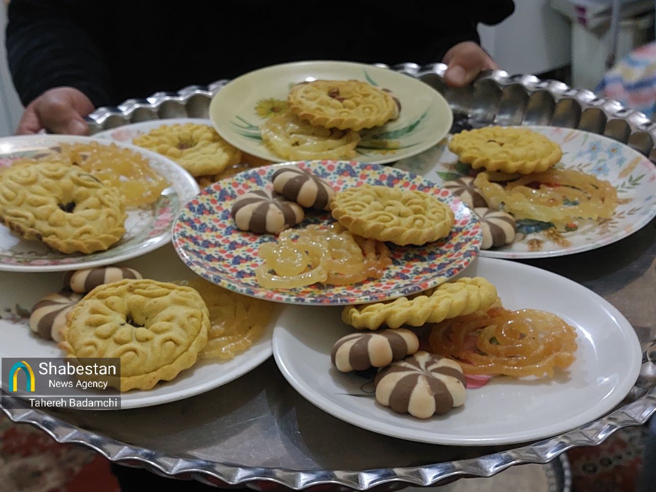 تحویل سال در لحظات معنوی افطار مساجد با استماع پیام رهبری