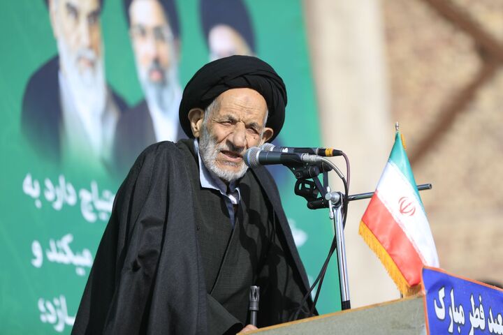 ایستادگی ملت ایران، زمینه‌ساز آزادی بشریت از یوغ استکبار است