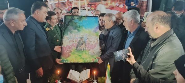 تابلو نقاشی عکس دیدار دانش‌آموزان مدرسه میناب و قائد امت رونمایی شد