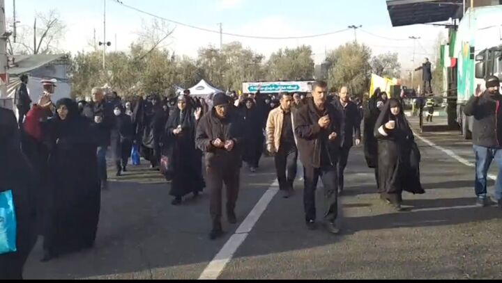 حضور پرشور مردم برای برپایی نماز عید فطر در مصلی تهران
