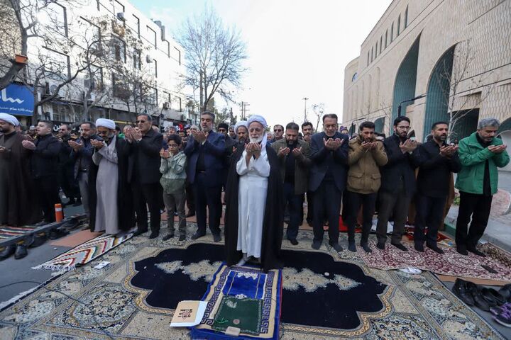 خطبه‌های عید فطر اراک؛ از افشای حقوق‌بشر دروغین تا تأکید بر «هیهات منا الذله»