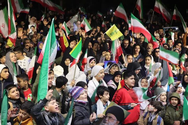 حماسه دهه‌نودی‌ها در «جنگ رمضان»؛ از تجمع میم مثل میناب تا بیعت بچه‌های مسجد با رهبر انقلاب