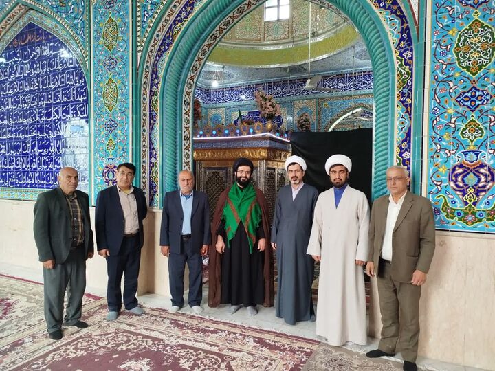 بقاع متبرکه پایگاه‌های کلیدی دفاع از ولایت و نشر معارف انقلاب هستند