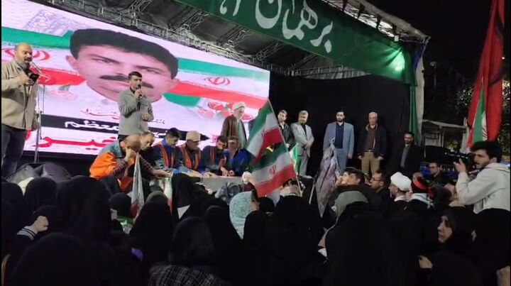 وداع مردم رشت با شهید پاکبان «حسن خیران»