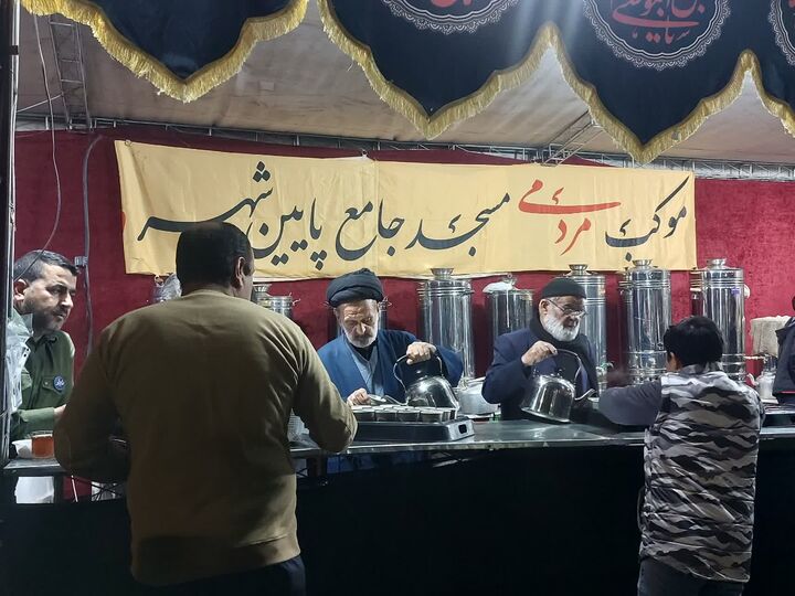 خدمت‌رسانی موکب قرارگاه عملیات جهادی ثامن الحجج بیرجند در مردم