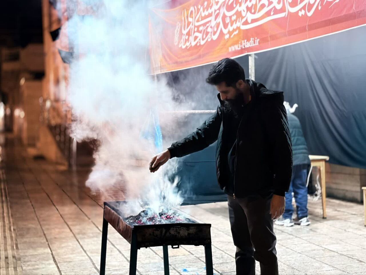 حماسهای از جنس غیرت؛ جوانان کانون الهادی زنجان در منطقه اعتمادیه زنجان سنگر فرهنگی برپا کردند