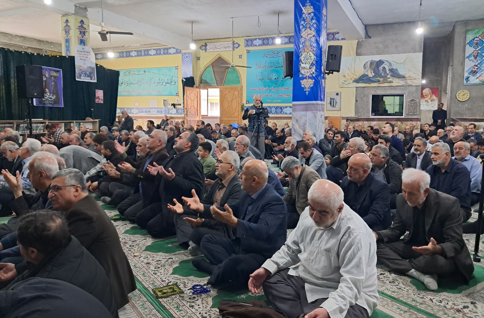 قهرمانان واقعی شهدا هستند