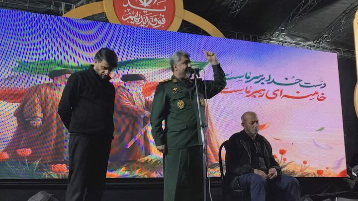 انقلاب اسلامی همچنان ریشه‌دار و استوار ایستاده است