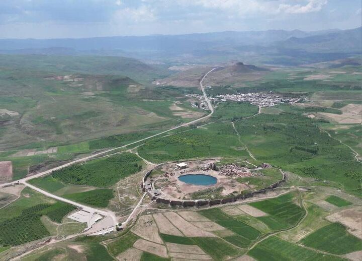 بازدید بیش از ۲ هزار گردشگر از مجموعه جهانی تخت سلیمان تکاب