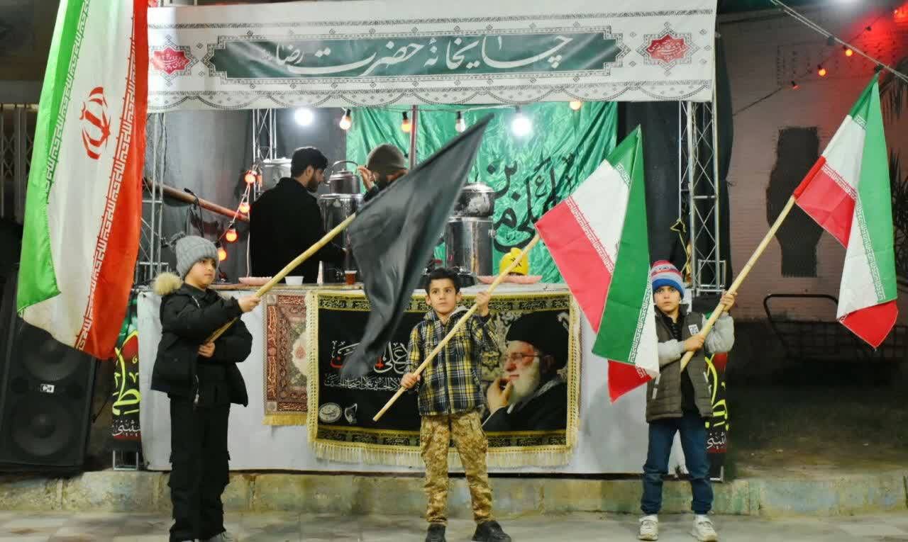 خدمت بیوقفه نوجوانان مهران در سنگر مسجد
