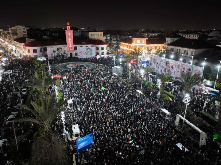 تقدیر از نیروهای مسلح «بزن که خوب می زنید»