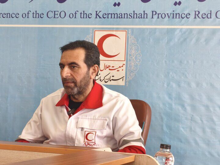 اسکان اضطراری ۲۸ خانوار در کرمانشاه/ توزیع انفرادی چادر نداریم
