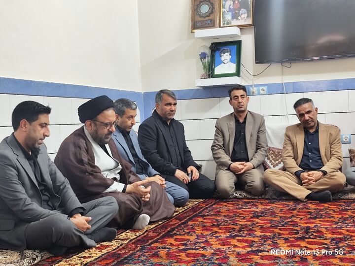 فیلم| دیدار مدیرکل فرهنگ و ارشاد اسلامی جنوب کرمان با مادر شهید ناخدا دوم اصغر مسلمی مهنی