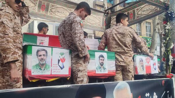 غم از دست رفتن یک خانواده؛ تشییع باشکوه شهدا در کنگاور