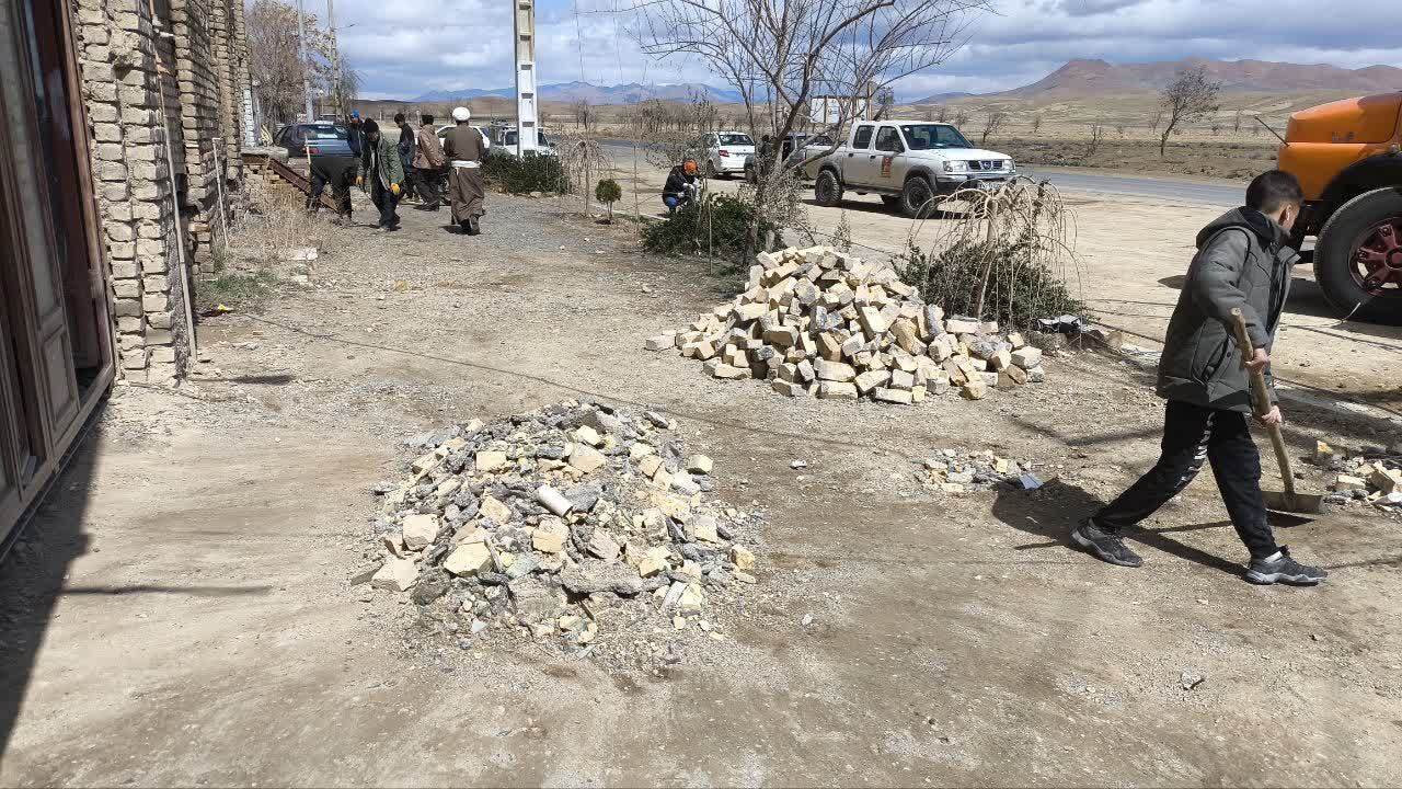 تلاش اهالی شهابیه برای احیای مسجد آسیب‌دیده از حملات آمریکایی-صهیونیستی