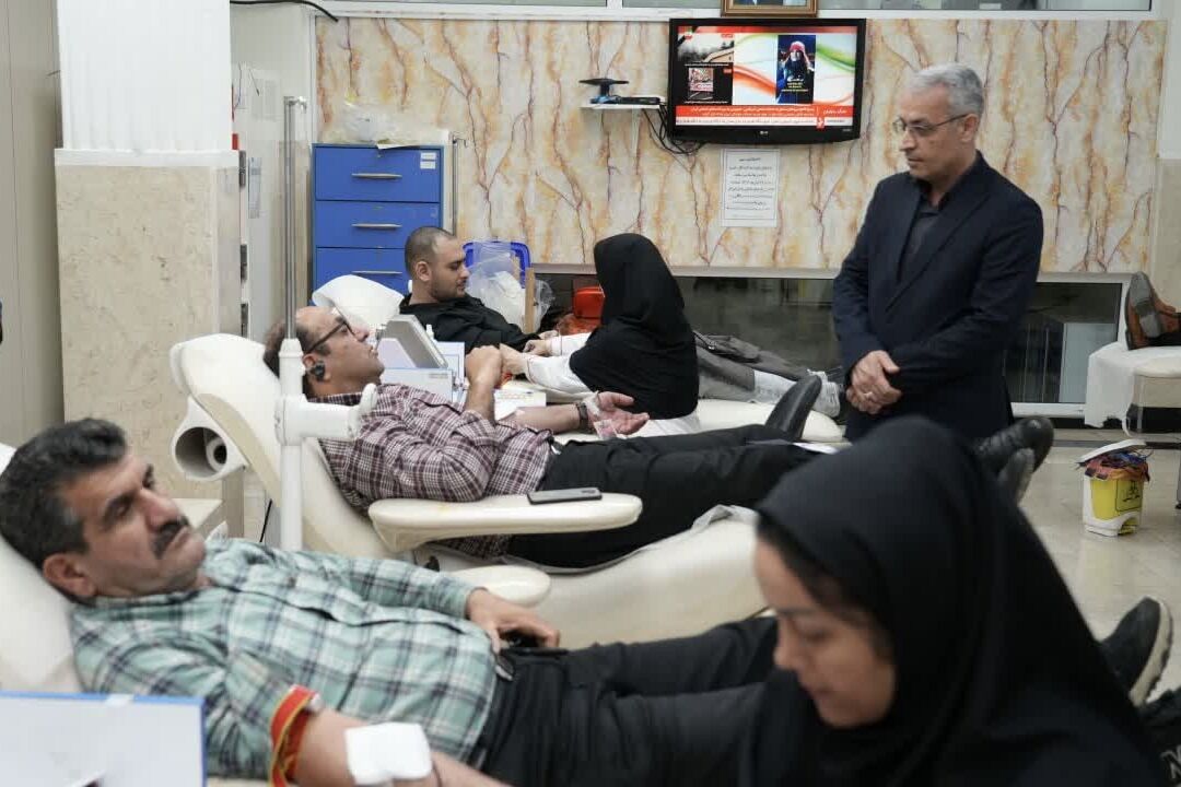 هنر در خدمت زندگی؛ هنرمندان گلستان در پویش «سفر سرخ» خون اهدا کردند