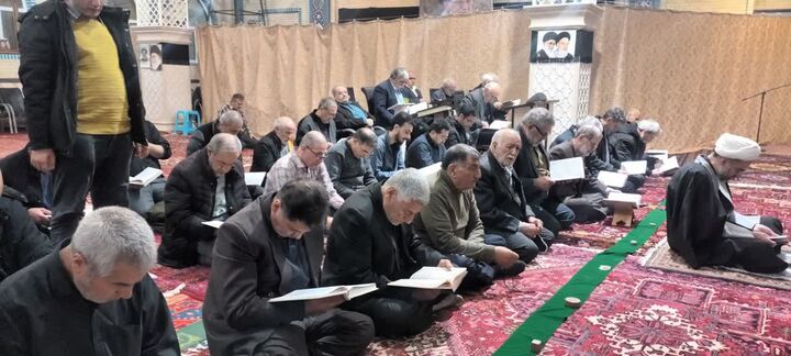 کانون فرهنگی هنری الزهرا (س) با قرائت سوره فتح، از رزمندگان حمایت کرد