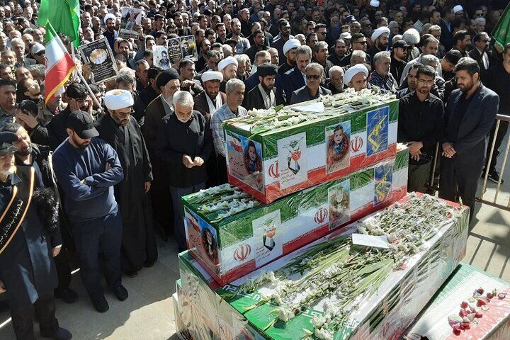 وداع باشکوه مردم فارس با ۱۱ “شهید اقتدار” در شیراز