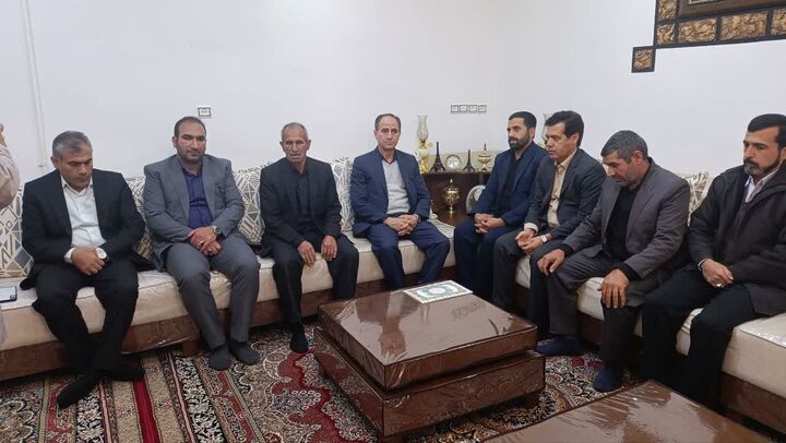 دیدار با خانواده شهدای جنگ رمضان در آبدانان