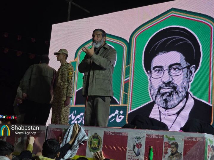 ملت ایران تا تحقق همه پیش‌بینی‌های رهبر شهید در میدان ایستاده است