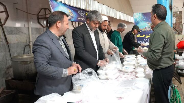 ۱۷۶ موکب و آشپزخانه در قرارگاه مردمی حمایتی اجتماعی ایران همدل راه اندازی شد