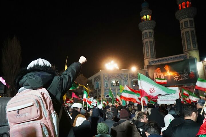 وارثانِ روشنِ فردای ایران در میدانِ بیعت