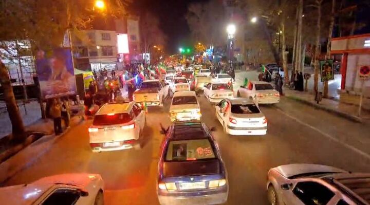 خامنه ای زنده است نزد خداوند ما