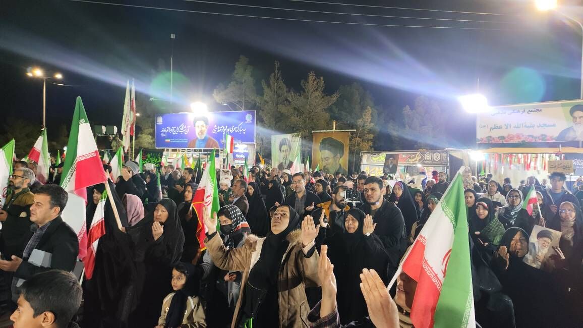 بیرجند؛ ۳٠ شب ایستادگی و حضور در میعادگاه غیرت و بیعت با ولایت