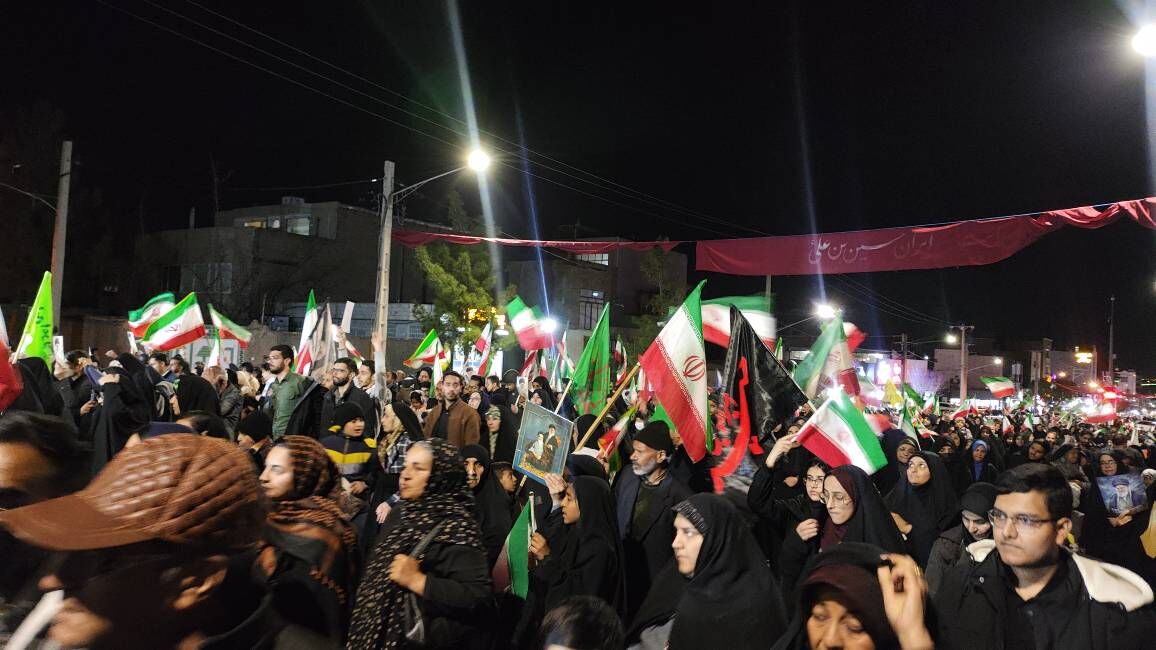 بیرجند؛ ۳٠ شب ایستادگی و حضور در میعادگاه غیرت و بیعت با ولایت