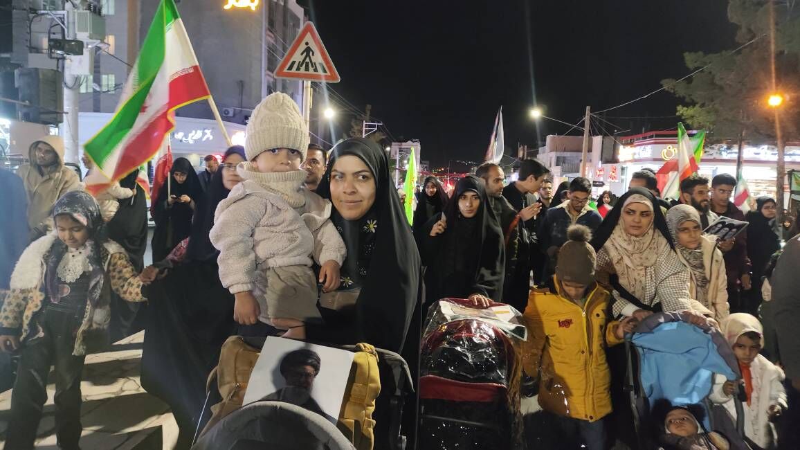 بیرجند؛ ۳٠ شب ایستادگی و حضور در میعادگاه غیرت و بیعت با ولایت