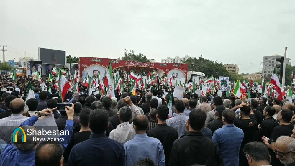 تشییع باشکوه پیکر دریابان شهید علیرضا تنگسیری در بندرعباس