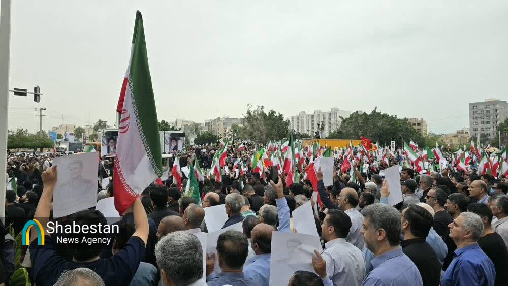 تشییع باشکوه پیکر دریابان شهید علیرضا تنگسیری در بندرعباس